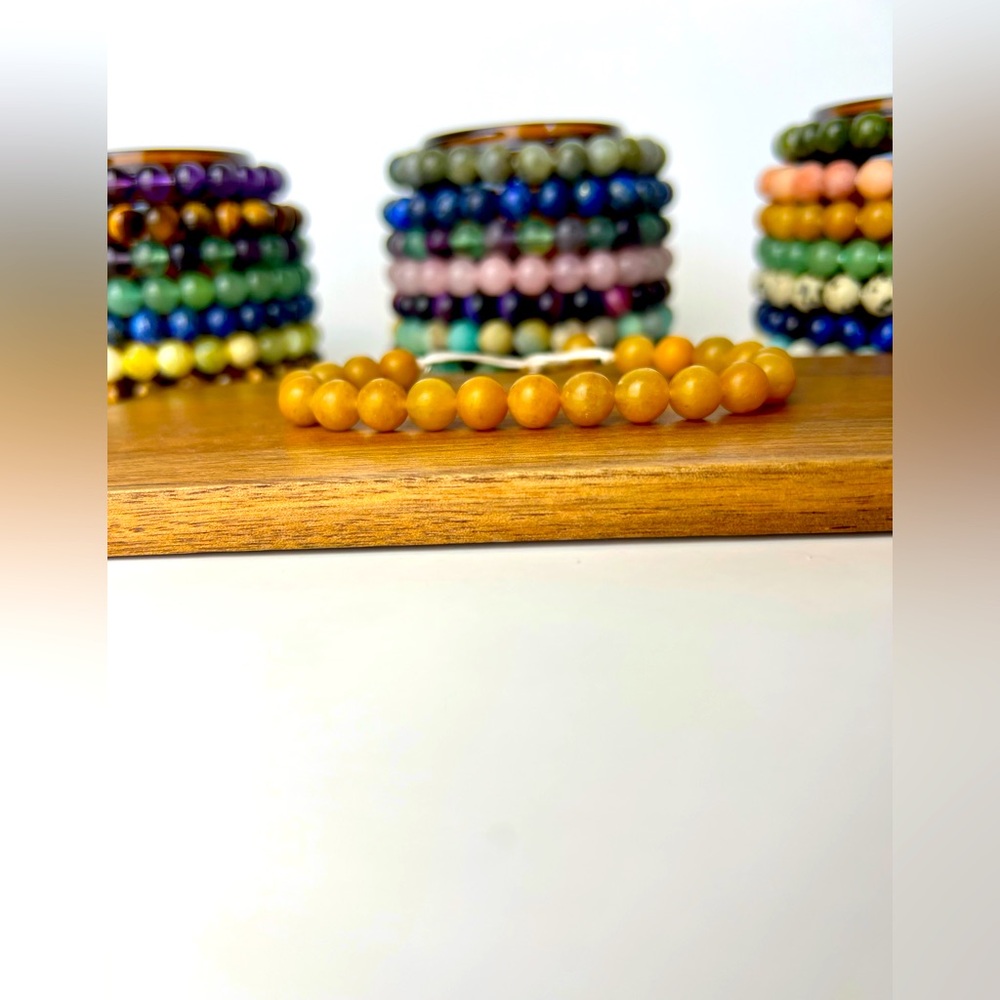 Handmade gemstone bracelet. This Yellow Jade bracelet is adjustable.